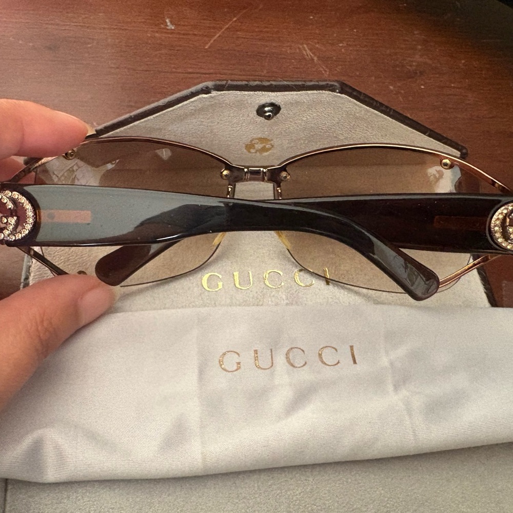Gucci Rimless Sunglasses with Brown Gradient Lenses and Gold Accents - Picture 2 of 3